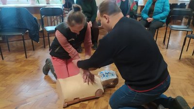 У Луцьку організували збір їжі для військових та навчання для цивільних У Луцьку організували збір їжі для військових та навчання для цивільних
