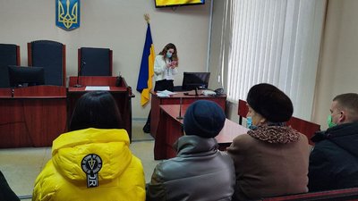 Суд виніс вирок у справі смертельної ДТП у Черкасах, в якій загинули троє людей Суд виніс вирок у справі смертельної ДТП у Черкасах, в якій загинули троє людей
