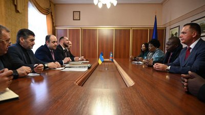 В Ужгороді відкрили Почесне консульство Демократичної Республіки Конго В Ужгороді відкрили Почесне консульство Демократичної Республіки Конго