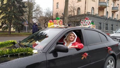 Миколаєвом курсує святкове таксі