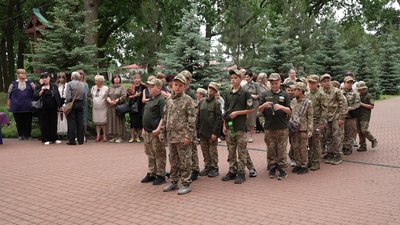 Молебень і дзвіночки як символ дитячих голосів. У Кропивницькому вшанували пам'ять дітей, загиблих через війну з Росією