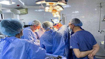 Пересадили нирки та печінку: вінницькі лікарі за ніч провели три операції Пересадили нирки та печінку: вінницькі лікарі за ніч провели три операції