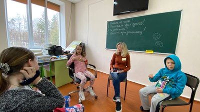 Уроки української за бажанням: у Рівному ініціюють мовні курси для переселенців