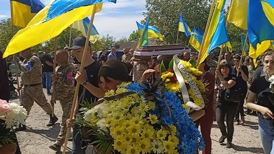 На Тернопільщині попрощалися з бійцем Євгеном Безкровним На Тернопільщині попрощалися з бійцем Євгеном Безкровним
