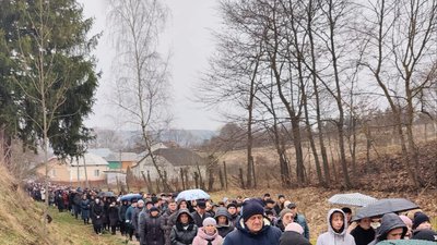 У громаді на Тернопільщині попрощалися з військовослужбовцем Назаром Соколовським У громаді на Тернопільщині попрощалися з військовослужбовцем Назаром Соколовським