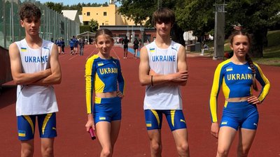 Українська збірна у змішаній естафеті 4х200 м