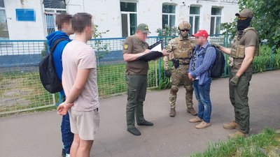 У Черкасах затримали агента ГРУ, який коригував ракетний удар по місту У Черкасах затримали агента ГРУ, який коригував ракетний удар по місту