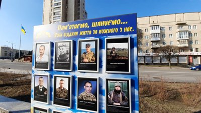 Житомиряни долучилися до Всеукраїнської хвилини мовчання Житомиряни долучилися до Всеукраїнської хвилини мовчання