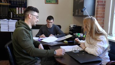 "Народні дрони": волонтерка з Ужгорода Лариса Ковач купила і відправила на фронт 74 дрони "Народні дрони": волонтерка з Ужгорода Лариса Ковач купила і відправила на фронт 74 дрони