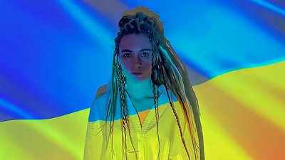 "Творчість – це віддзеркалення сьогодення". Кропивничанка зняла кліп на власну пісню про війну