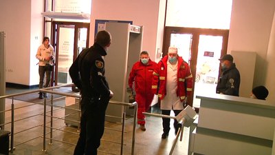 На Житомирщині підсудному у справі про вбивство семи людей знову викликали швидку На Житомирщині підсудному у справі про вбивство семи людей знову викликали швидку