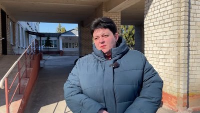 Боїться, що заберуть дітей через безлад у будинку