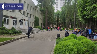 У Сумах абітурієнти складають ЗНО з фізики У Сумах абітурієнти складають ЗНО з фізики