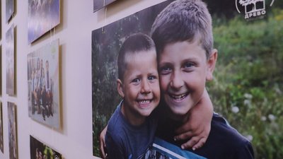 У Херсоні відкрилась виставка "У фокусі сім'ї" У Херсоні відкрилась виставка "У фокусі сім'ї"