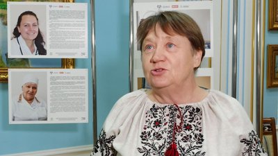 "Шануємо лікарів": на фотовиставці у Миколаєві представили 35 світлин медпрацівників регіону