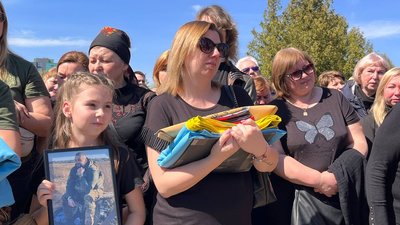 Дружина та донька Тараса Петришина Дружина та донька Тараса Петришина