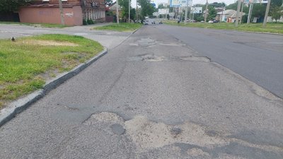 У Дніпрі триває ремонт доріг: які роботи проводять та скільки ділянок заплановано відновити У Дніпрі триває ремонт доріг: які роботи проводять та скільки ділянок заплановано відновити