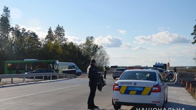 На Житомирщині автомобіль Ford зіткнувся з приміською маршруткою – є травмовані На Житомирщині автомобіль Ford зіткнувся з приміською маршруткою – є травмовані