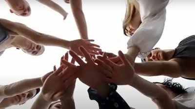 У Кривому Розі люди з інвалідністю зняли відео з танцюристами, аби привернути увагу до теми рівності