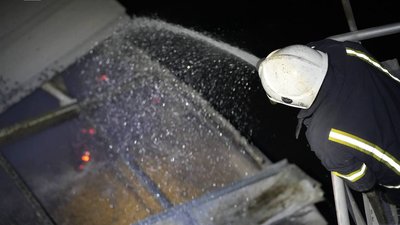 РФ атакувала порт на Одещині: пошкоджені склади з агропродукцією, є поранений РФ атакувала порт на Одещині: пошкоджені склади з агропродукцією, є поранений
