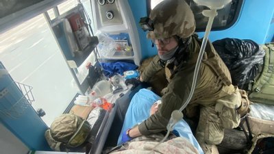 "Війна — це не лише вміти стріляти, а й надати собі допомогу" — медик-доброволець із Франківська "Війна — це не лише вміти стріляти, а й надати собі допомогу" — медик-доброволець із Франківська
