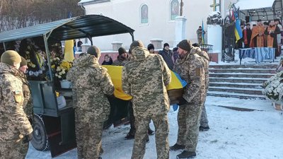 Був ідейним, учив цього молодь: на Тернопільщині попрощалися з бійцем, головою націоналістичного конгресу Був ідейним, учив цього молодь: на Тернопільщині попрощалися з бійцем, головою націоналістичного конгресу