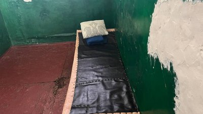 Прогнила підлога, сиплеться стеля — приміщення Центру детоксикації і медичного витвереження у Бердичеві потребує ремонту Прогнила підлога, сиплеться стеля — приміщення Центру детоксикації і медичного витвереження у Бердичеві потребує ремонту