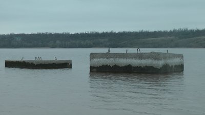Укриття на центральному пляжі Запоріжжя не пішло під воду Укриття на центральному пляжі Запоріжжя не пішло під воду