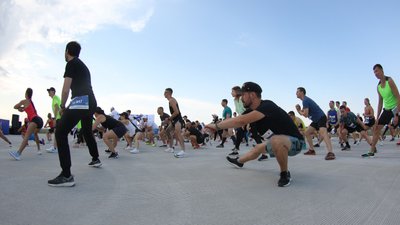 В одеському аеропорту влаштували благодійний забіг на злітній смузі