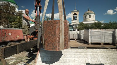 В центрі композиції — статуя Олександра Мацієвського: у Ніжині зводять меморіал загиблим військовим В центрі композиції — статуя Олександра Мацієвського: у Ніжині зводять меморіал загиблим військовим