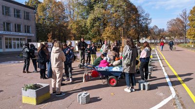 «Місто не живе тільки центром» – на вулиці Бєлова у Чернігові відкрили новий публічний простір
