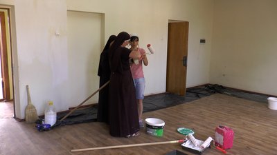 В Івано-Франківську волонтери допомагають облаштувати католицьку школу В Івано-Франківську волонтери допомагають облаштувати католицьку школу