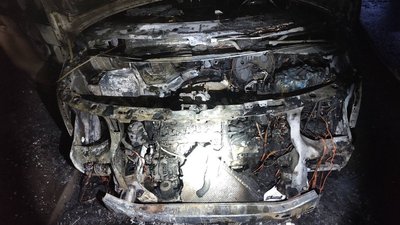 Авто, яке підпалили на замовлення в Салтівському районі Харкова у вересні 2025 року Авто, яке підпалили на замовлення в Салтівському районі Харкова у вересні 2025 року
