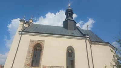 У церкві на території замку вибиті вікна та пошкоджені вітражі, 21 серпня 2023.