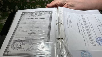 Для нього вже є місце на кладовищі. Жителька Миколаєва півтора року чекає на тіло чоловіка Для нього вже є місце на кладовищі. Жителька Миколаєва півтора року чекає на тіло чоловіка