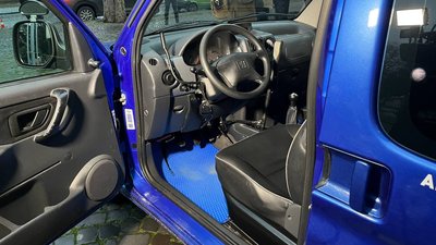 Автошкола для людей з інвалідністю запрацювала в Ужгороді Автошкола для людей з інвалідністю запрацювала в Ужгороді