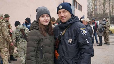 Тернопільські поліцейські поїхали в зону ООС Тернопільські поліцейські поїхали в зону ООС