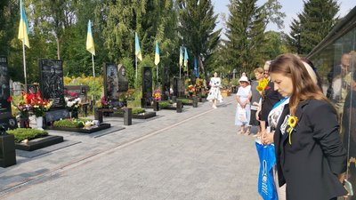У Полтавській громаді воїнів вшанували на кладовищах У Полтавській громаді воїнів вшанували на кладовищах