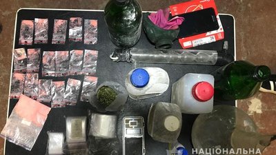 Херсонські правоохоронці вилучили в чоловіка наркотиків на чверть мільйона гривень