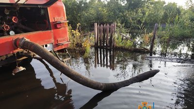 У Бердянську через наслідки негоди залишаються підтопленими 28 домоволодінь У Бердянську через наслідки негоди залишаються підтопленими 28 домоволодінь