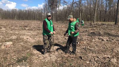 Попільнянські лісівники на Житомирщині долучилися до всеукраїнської акції "Створюємо ліси разом" Попільнянські лісівники на Житомирщині долучилися до всеукраїнської акції "Створюємо ліси разом"