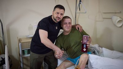 Зеленський відвідав реабілітаційний центр для військових в Івано-Франківську Зеленський відвідав реабілітаційний центр для військових в Івано-Франківську