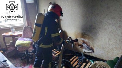 В Одесі горіла квартира в багатоповерхівці: власницю ушпиталили В Одесі горіла квартира в багатоповерхівці: власницю ушпиталили