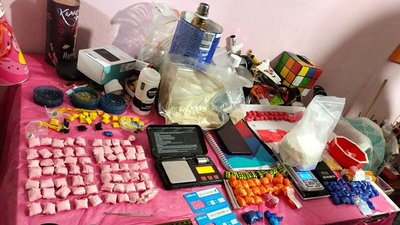 Вилучили наркотиків на мільйон гривень: на Хмельниччині поліція ліквідувала черговий канал збуту Вилучили наркотиків на мільйон гривень: на Хмельниччині поліція ліквідувала черговий канал збуту