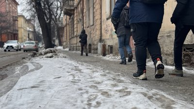 Франківськ, люди, ожеледиця