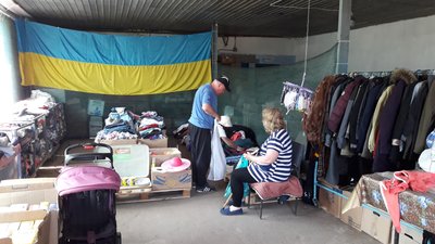 На Полтавщині друзі створили пункт збору та видачі гуманітарної допомоги переселенцям і військовим