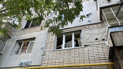 У Миколаєві війська РФ обстрілами пошкодили понад 280 багатоквартирних будинків