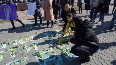 "Не можна жити без..." - мирна акція та марш відбулися у Херсоні "Не можна жити без..." - мирна акція та марш відбулися у Херсоні