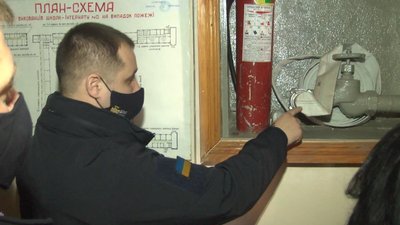 Під час рейду, пожежники зафіксували п'ять порушень. Фото: Суспільне Поділля Під час рейду, пожежники зафіксували п'ять порушень. Фото: Суспільне Поділля