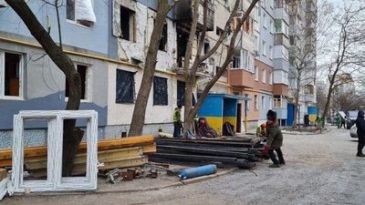 У Кропивницькому в будинку, де стався вибух, почали укріплювати конструкцію та ставити вікна